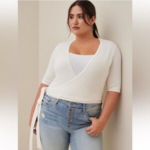 Shrug Wrap Front Short Sleeve
Fitted Sweater TORRID NWT